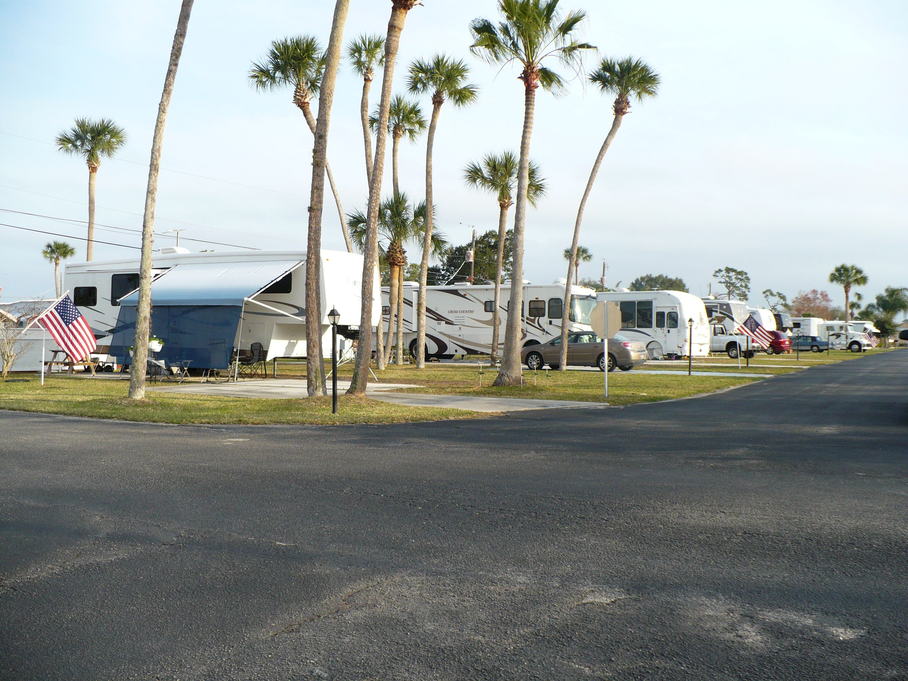 Palm Springs Paradise: Whispering Palms RV Park, Arizona